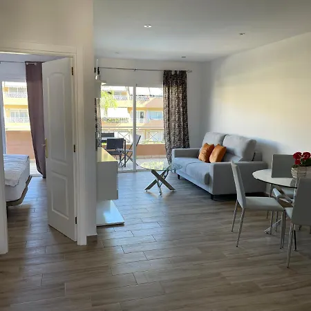 アパート Neue Terrassenwohnung Mit Pool